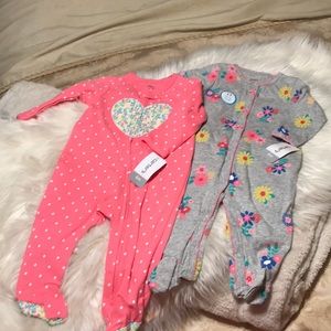 Carter’s BNWT 6 Month Onesies 2 Pair!